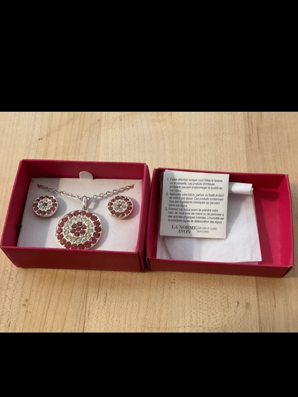 Avon Silver-Tone Pink and White Crystal Circle Pendant with Matching Earrings - Picture 1 of 2
